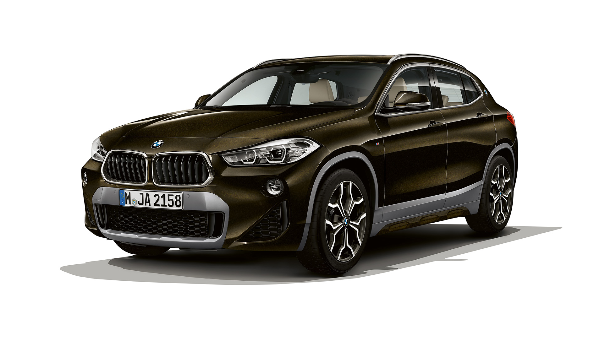 BMW X2 sDrive20i M Sport X, kolm neljandikku eestvaade BMW X2 sDrive20i M Sport X 2018 F39 Sparkling Storm Brilliant Effect, kolm neljandikku eestvaade