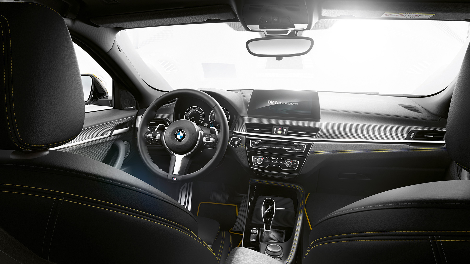 BMW X2 F39 nahkkattega rool BMW X2 2018 F39, salongi disain, nahkkattega rool