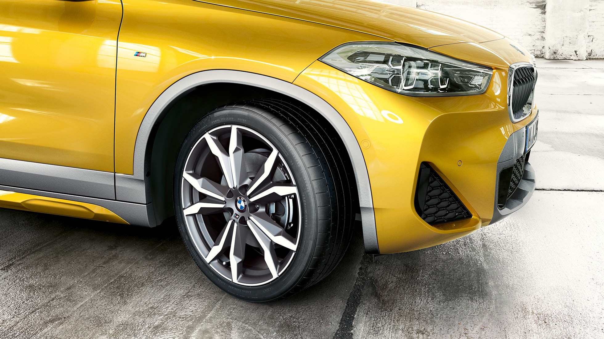 BMW X2 2018 F39, kergmetallveljed BMW X2 2018 F39, Galvanic Gold metallik, kergmetallveljed