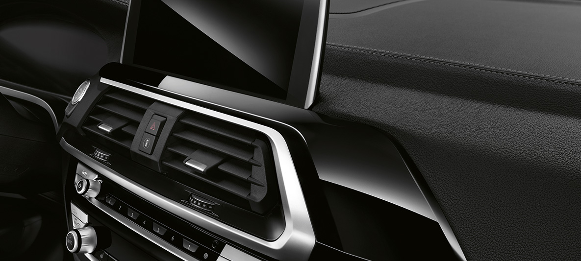 BMW X3, BMW Individuali salongi dekoratiivliist toonis Piano Finish Black viimistlusega BMW X3, BMW Individuali salongi dekoratiivliist toonis Piano Finish Black viimistlusega
