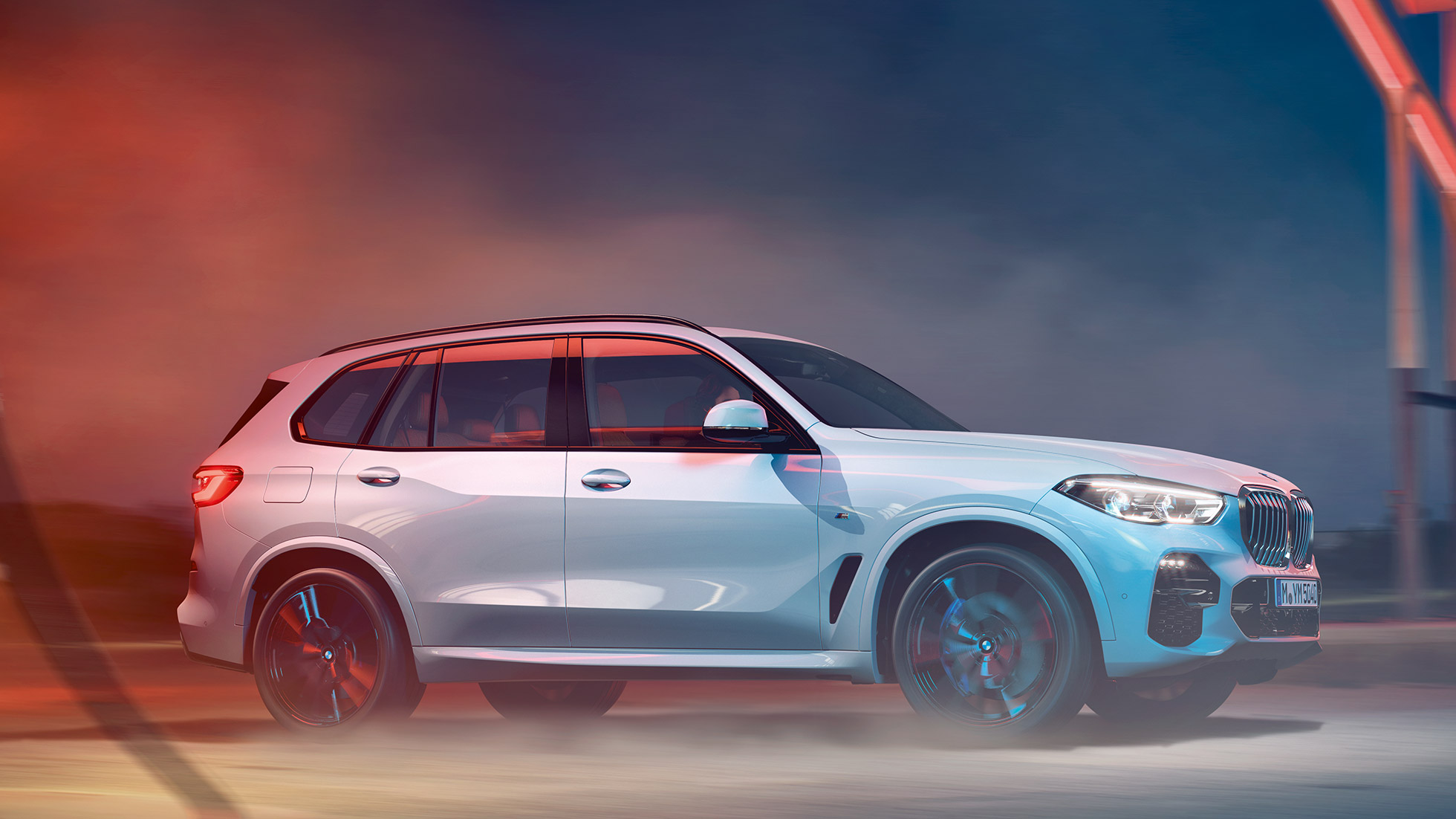 BMW X5 G05 2018, külgvaade BMW X5 G05 2018 toonis Mineral White metallik, külgvaade