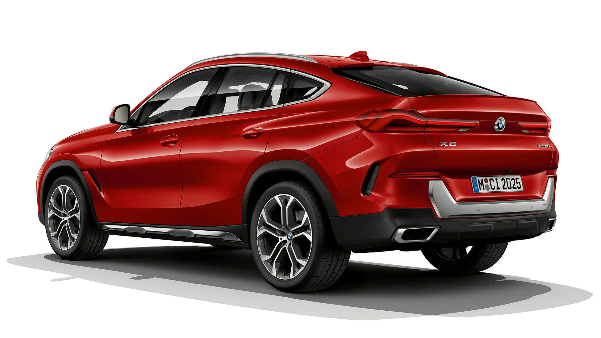 BMW X6 koos BMW xLine’iga, tagaosa. BMW X6 koos BMW xLine’iga, kolm neljandikku tagantvaates.