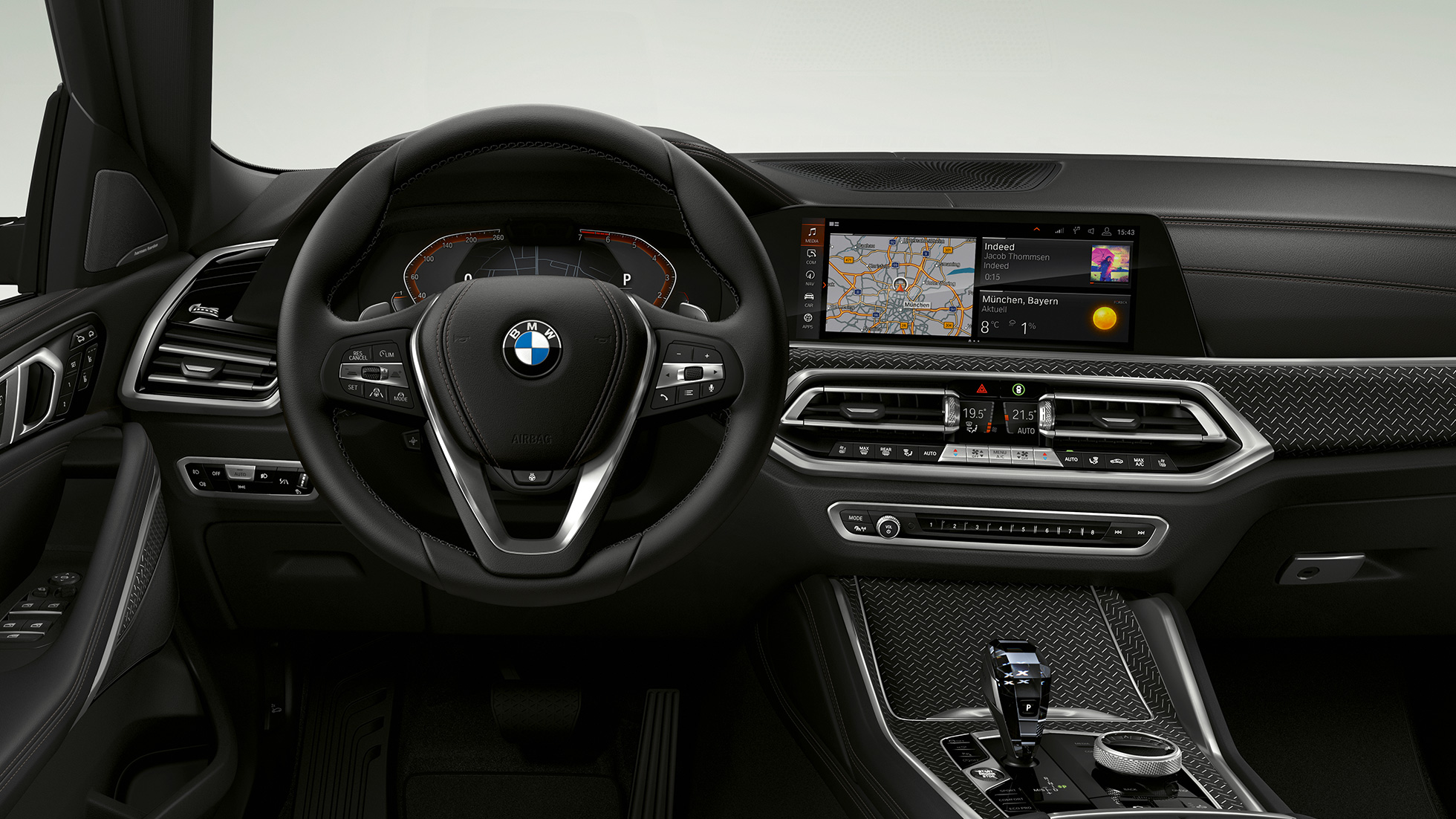BMW X6 koos BMW xLine’iga, juhikoht. BMW X6 koos BMW xLine’iga, salong, fookus juhikohal.