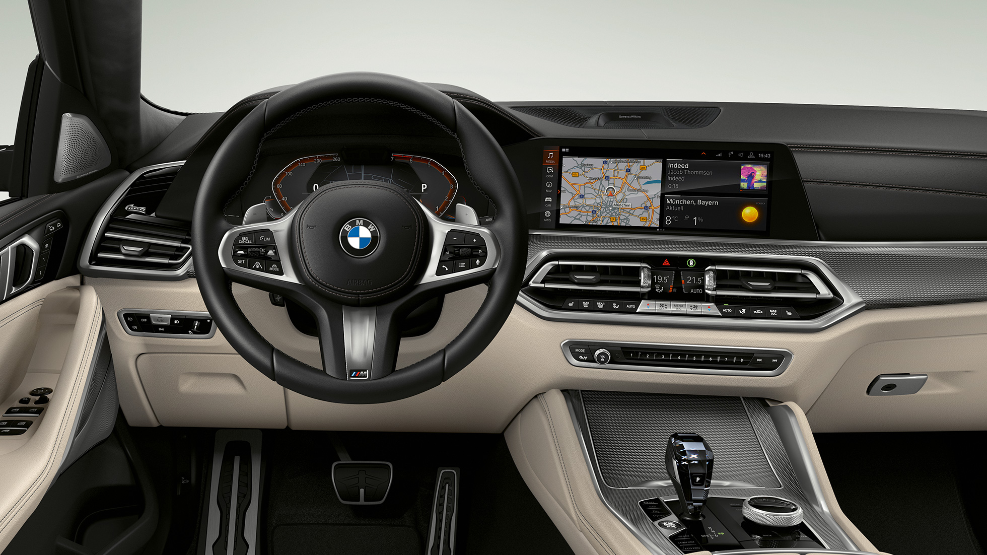 BMW X6 M-sportpakett, juhikoht. BMW X6 salong, M-sportpakett, fookus juhikohal.