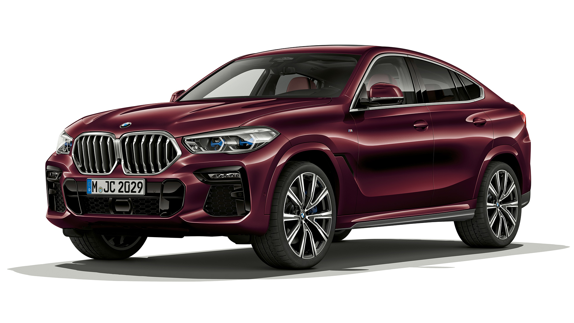 BMW X6 koos BMW xLine’iga, juhikoht. BMW X6 koos BMW xLine’iga, salong, fookus juhikohal.