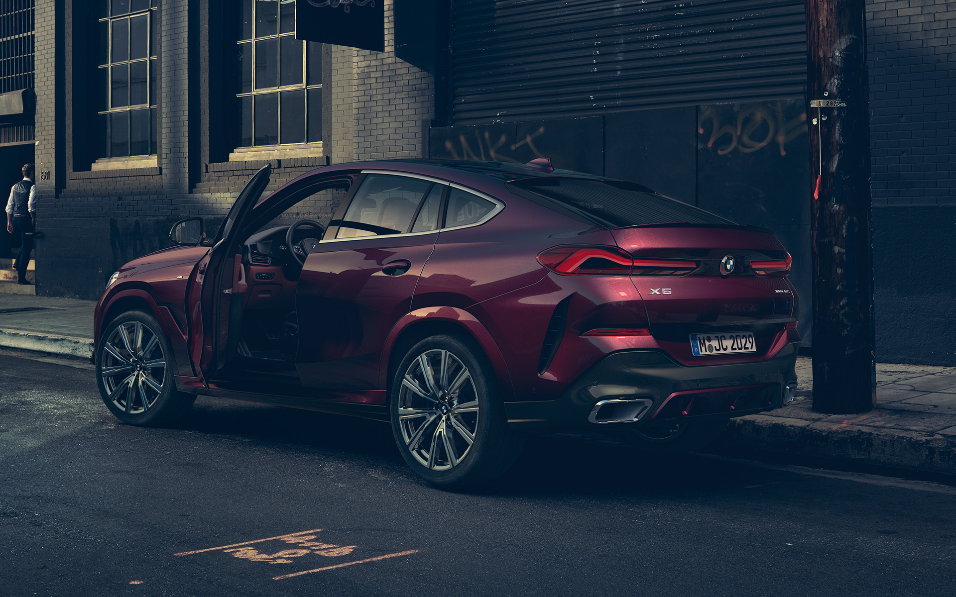 BMW X6 Individual G06 2019, kolm neljandikku tagantvaade BMW X6 Individual G06 2019 Ametrine metallik, kolm neljandikku tagantvaade