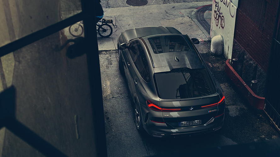 BMW X6 parkimine ülaltvaates BMW X6 parkimine ülaltvaates