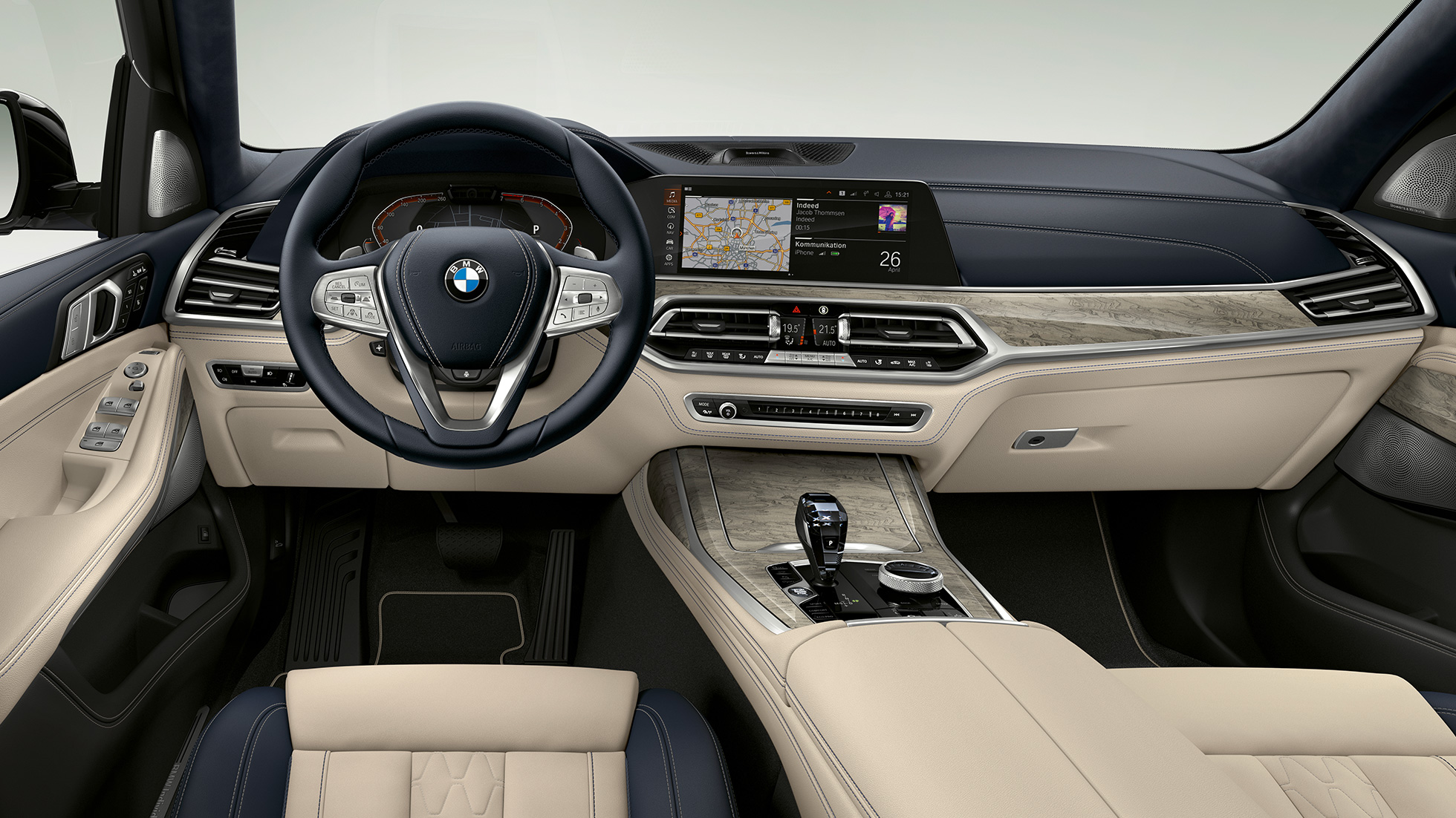 BMW X7 Design Pure Excellence’i juhikoht BMW X7 varustusega Design Pure Excellence juhikoha lähivaade eest