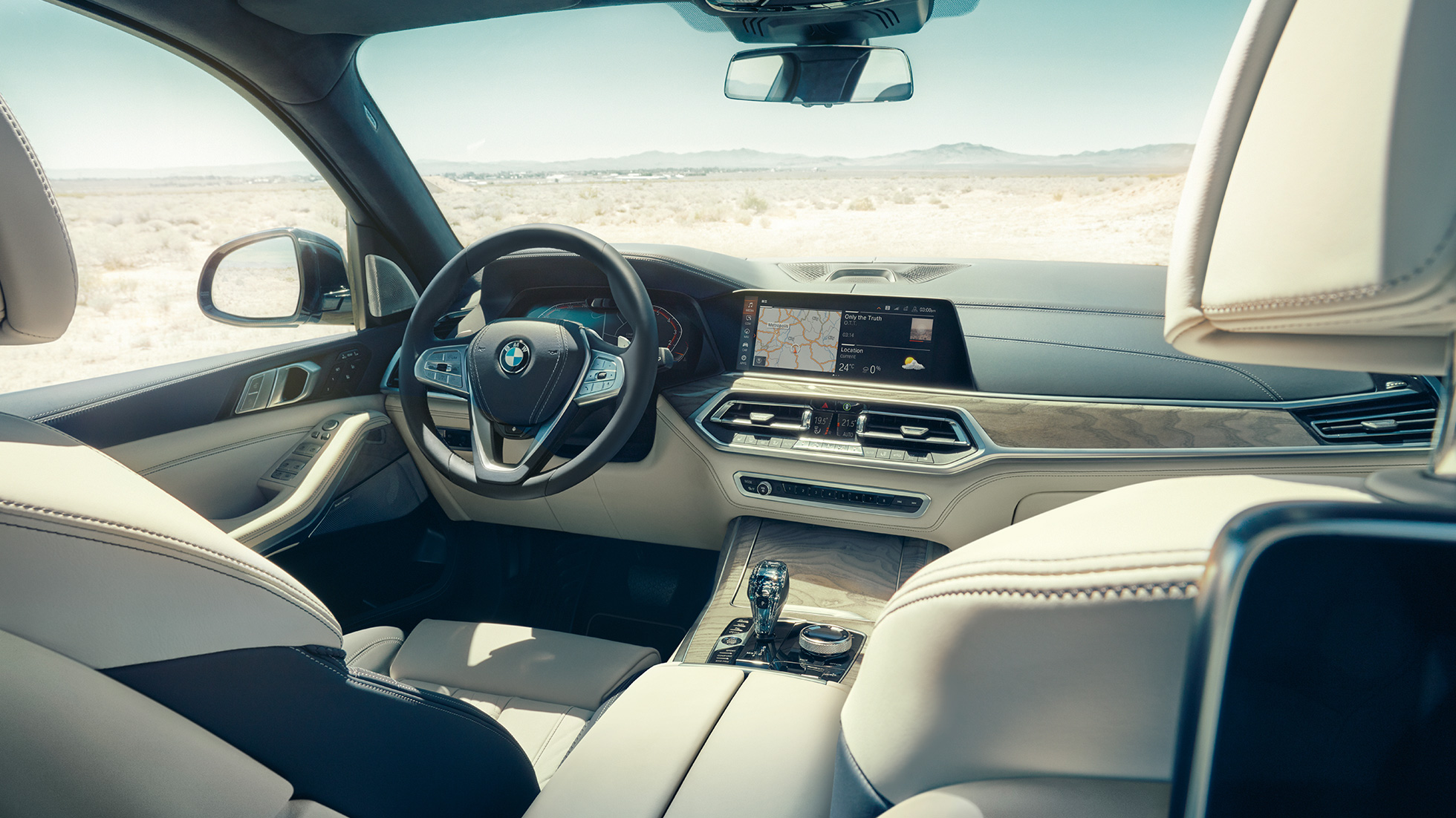 BMW X7 juhikoht BMW X7 salong, juhikoht nahkkattega sportrooliga, G07 2019