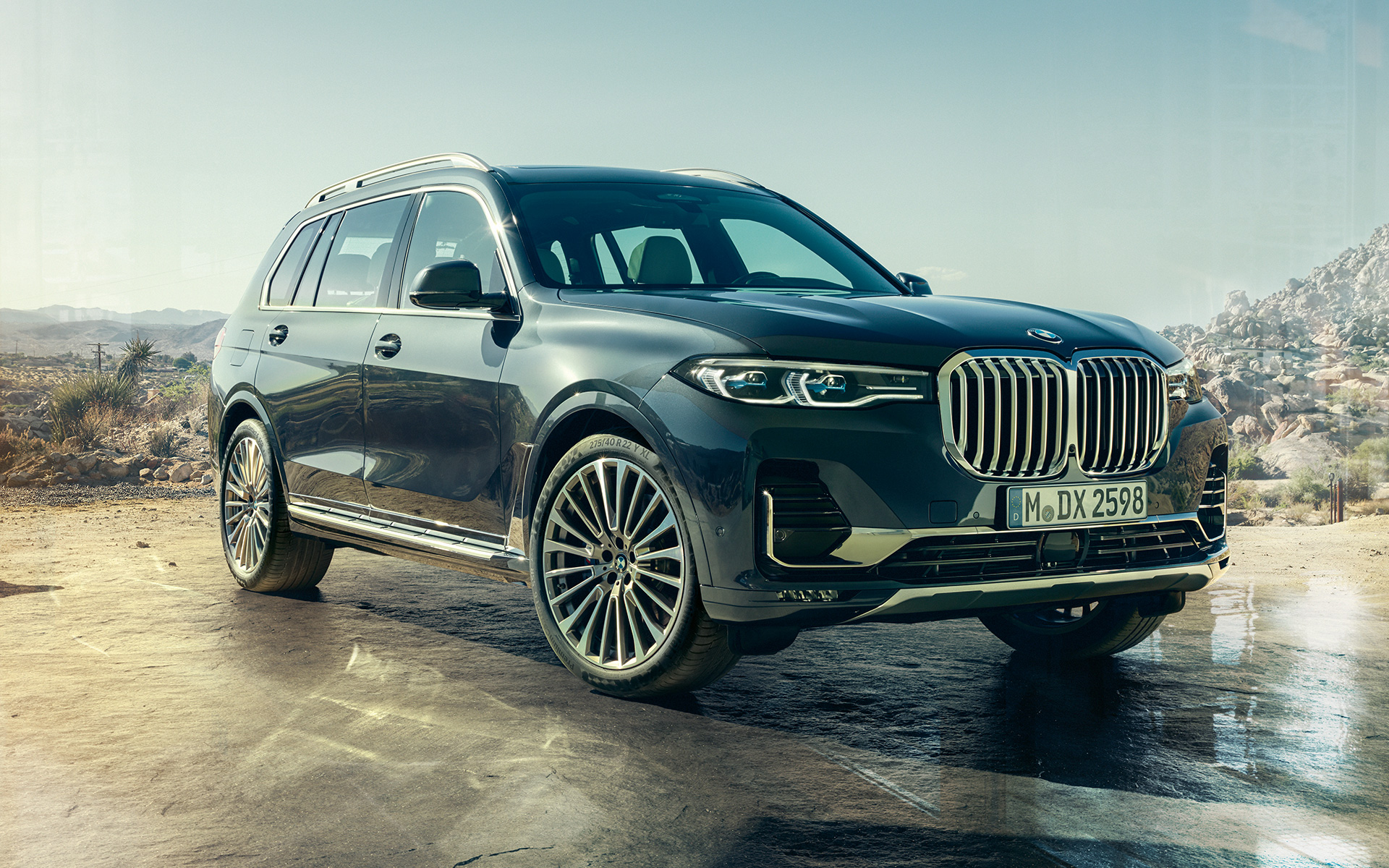 Välisilme, kolm neljandikku eestvaade, BMW X7 G07 2019 BMW X7 G07 2019, välisilme, kolm neljandikku eestvaade kõrbe taustal