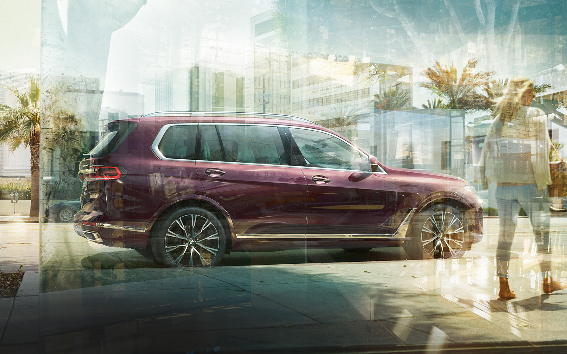 BMW X7 Individual xDrive40i G07 2018, Ametrin metallik, külgvaade linnas parkimas BMW X7 Individual xDrive40i G07 2018, Ametrin metallik, külgvaade linnas parkimas