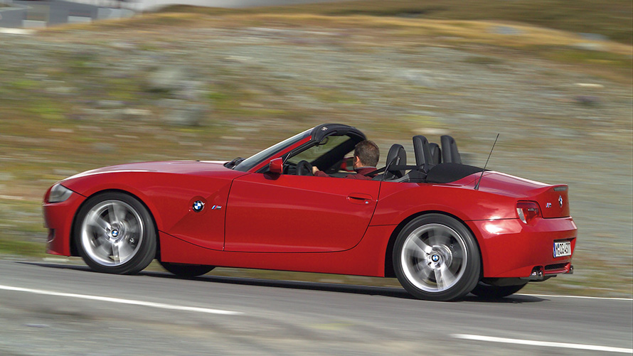 BMW Z4 Roadster (E85), 7/8 külgvaade sõitmas BMW Z4 Roadster (E85), 7/8 külgvaade sõitmas