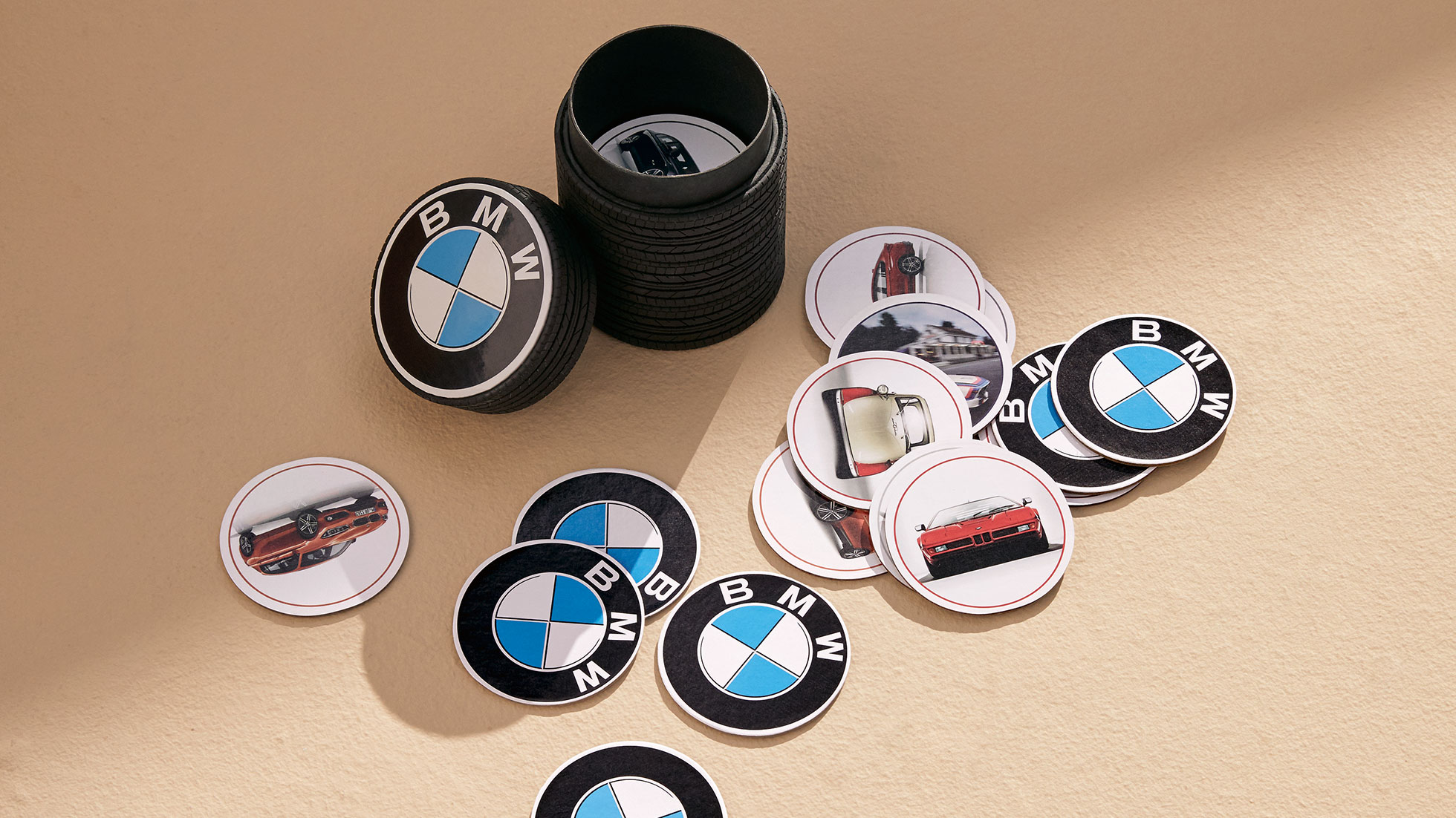 BMW memoriin. BMW memoriini sorteerimata kaardid laual.