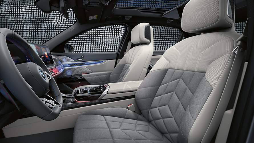 BMW 7. seeria G70 esiistmed toonis Smoke White / Light Grey BMW 7. seeria G70 esiistmed toonis Smoke White / Light Grey