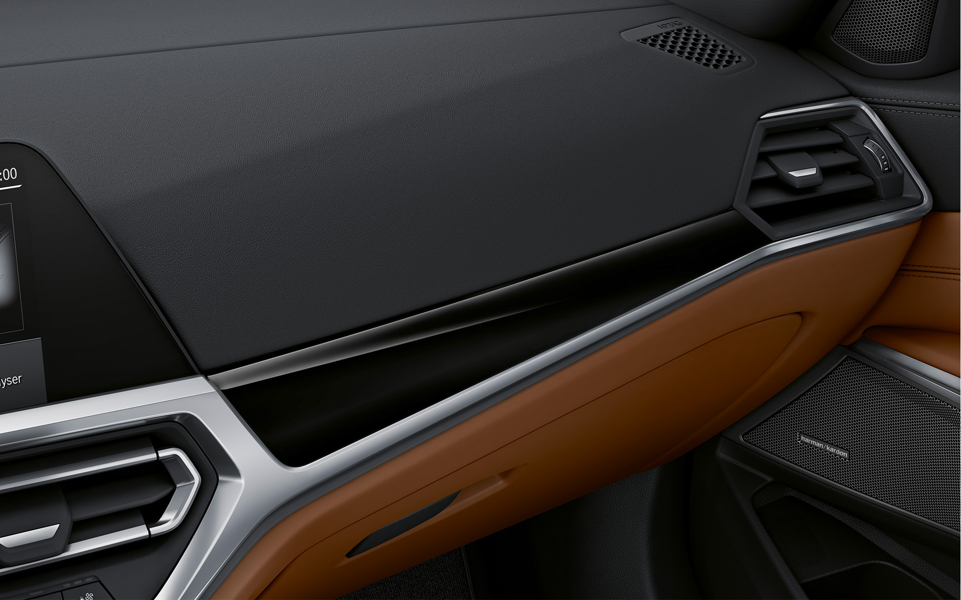 BMW Individual salongi dekoratiivliistud Piano Finish Black, lähivaade BMW Individual salongi dekoratiivliistud Piano Finish Black, lähivaade