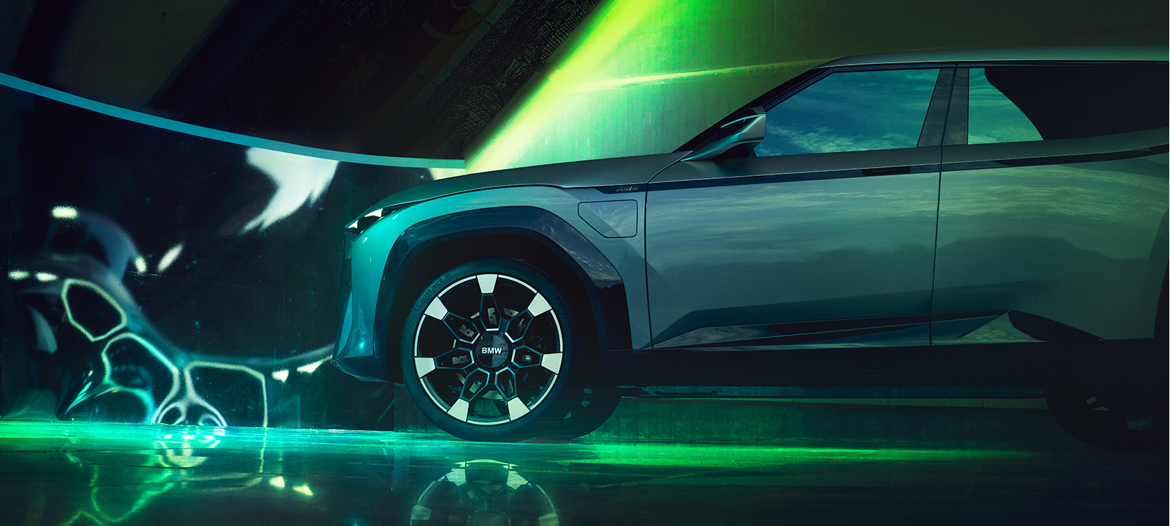 BMW Concept XM (G09), külgvaade seistes BMW Concept XM (G09), külgvaade seistes