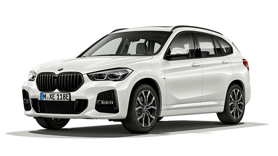 BMW X1 xDrive25e pistikhübriidauto, kolm neljandikku eestvaade BMW X1 xDrive25e pistikhübriidi stuudiovõte, kolm neljandikku eestvaade