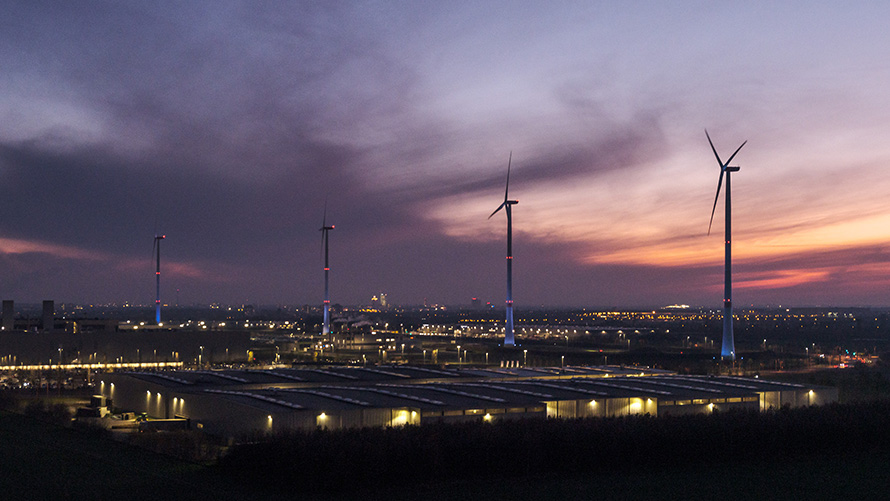 Tuuleenergia, BMW jätkusuutlikkus BMW jätkusuutlikkus, tuuleenergia, BMW tehase territoorium, Leipzig, neli tuuleturbiini