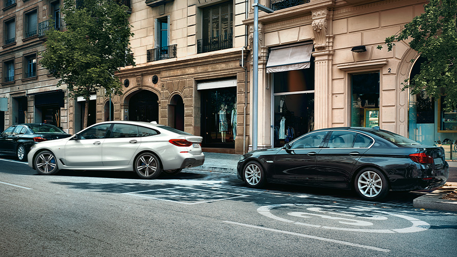 BMW Maps Connected Parking BMW Maps Connected Parking, valge BMW 6. seeria Gran Turismo parkimas