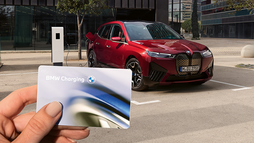 BMW Maps Connected Charging BMW Maps Connected Charging elektrilise sõiduulatuse visualiseerimine keskpaneeli ekraanil