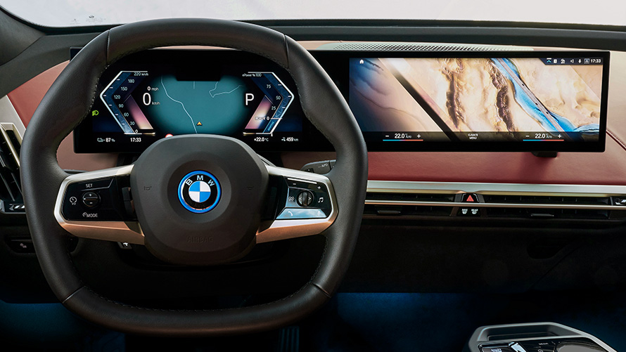 BMW iDrive‘i BMW kumer ekraan koos BMW Mapsi ja BMW intelligentse isikliku assistendiga BMW iDrive‘i BMW kumer ekraan koos BMW Mapsi ja BMW intelligentse isikliku assistendiga