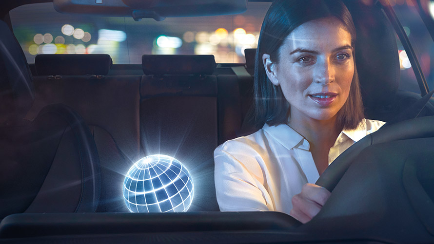 BMW intelligentne isiklik assistent, Natural Interaction Naine, kes sõidab öösel BMW-s