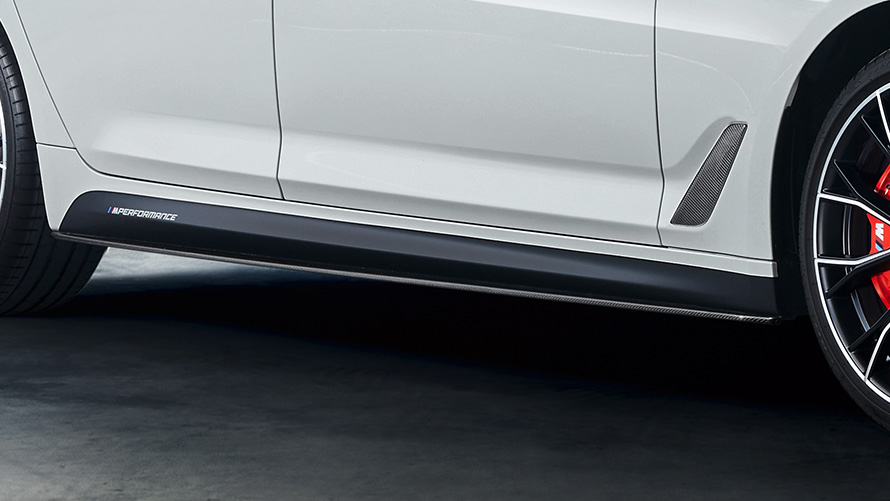 M Performance’i süsinikkiust küljekarbi laiendused BMW sügistalvine lisavarustus, BMW M Performance’i süsinikkiust küljekarbi laiendused