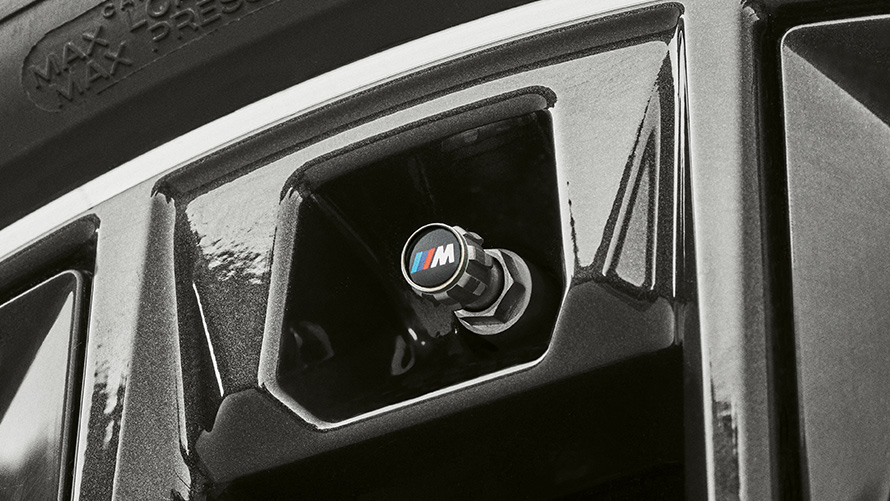 BMW M-logoga ventiilikorgid. BMW sügistalvine lisavarustus, BMW M-logoga ventiilikorgid