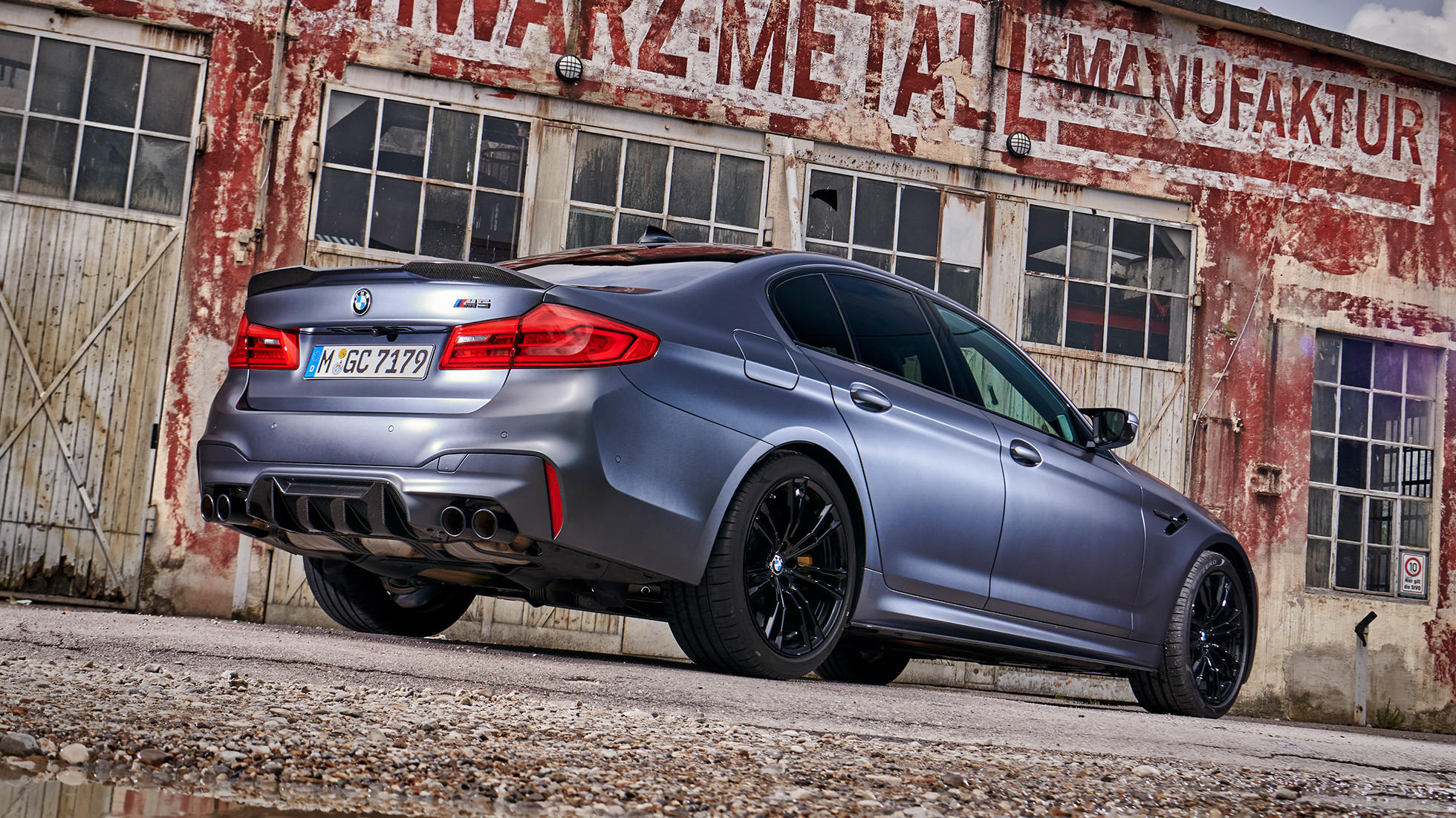 BMW M Performance süsinikkiust tagaspoiler Pro BMW M Performance disainiga süsinikkiust tagaspoiler Pro