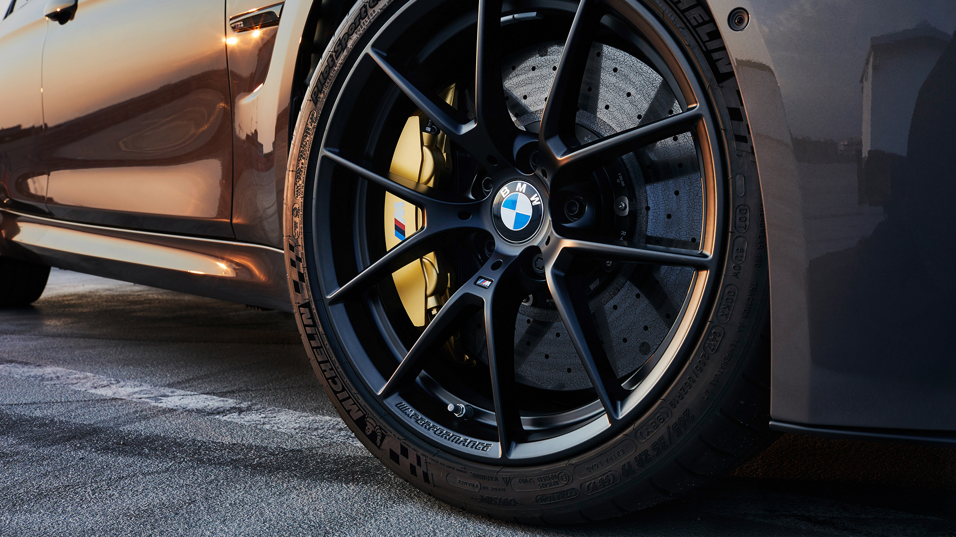BMW M Performance 20-tollised M Performance kergmetallveljed Y-spoke style 763 M Jet Black matti tooni BMW M Performance disainiga 20-tollised M Performance sepistatud kergmetallveljed Y-spoke style 763 M Jet Black matti tooni