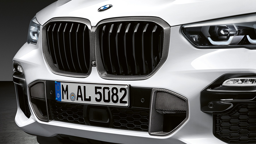 M Performance’i süsinikkiust neerukujuline iluvõre BMW M Performance’i lisavarustus, M Performance’i süsinikkiust neerukujuline iluvõre