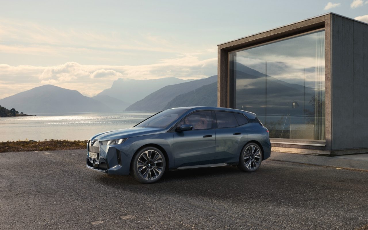 BMW iX xDrive60.
