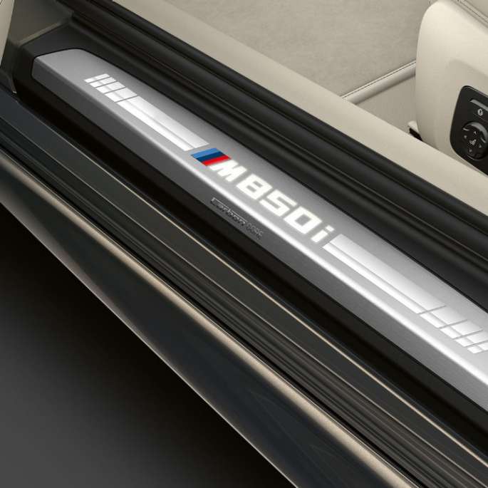 BMW M850i xDrive, Dravit Grey metallik, ukselävend. BMW M850i xDrive, Dravit Grey metallik, ukselävend.