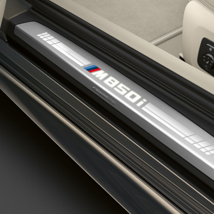 BMW M850i xDrive, Dravit Grey metallik, ukselävend. BMW M850i xDrive, Dravit Grey metallik, ukselävend.