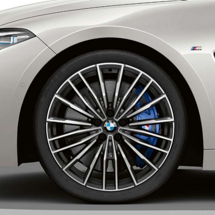BMW M850i xDrive, Mineral White metallik, 20-tollised kergmetallveljed, multi-spoke 729 M. BMW M850i xDrive, Mineral White metallik, 20-tollised kergmetallveljed, multi-spoke 729 M.