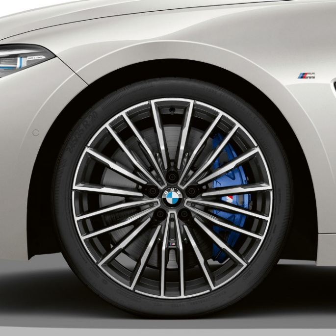 BMW M850i xDrive, Mineral White metallik, 20-tollised kergmetallveljed, multi-spoke 729 M. BMW M850i xDrive, Mineral White metallik, 20-tollised kergmetallveljed, multi-spoke 729 M.